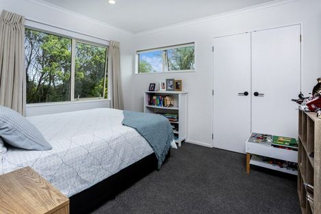 Photo of property in 8 Caversham Drive, Torbay, Auckland, 0630