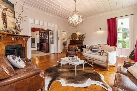 Photo of property in 1 Tulloch Street, Saint Johns Hill, Whanganui, 4500