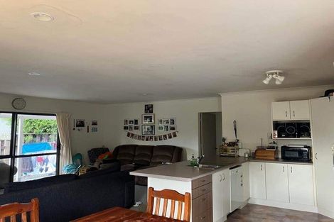 Photo of property in 194 High Street North, Carterton, 5713