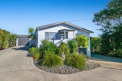 Photo of property in 88 Tiri Road, Tindalls Beach, Whangaparaoa, 0930