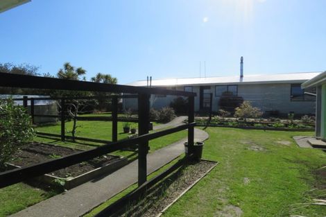 Photo of property in 23 Ngahue Crescent, Carters Beach, Westport, 7825