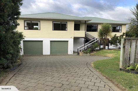 Photo of property in 104 Tutere Street, Waikanae Beach, Waikanae, 5036
