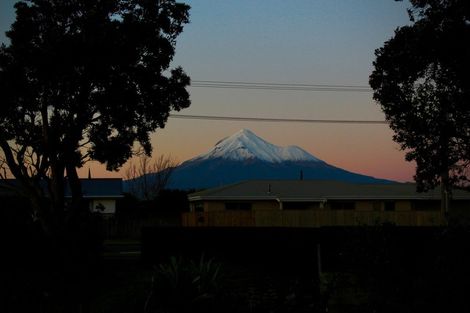 Photo of property in 34 Havelock Street, Opunake, 4616