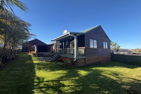 Photo of property in 147 Botany Road, Botany Downs, Auckland, 2010