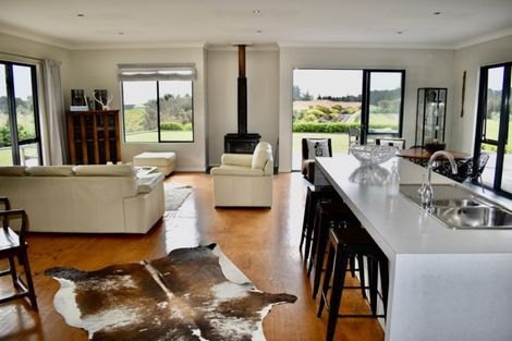 Photo of property in 9 Waitaheke Road, Te Horo, Otaki, 5581