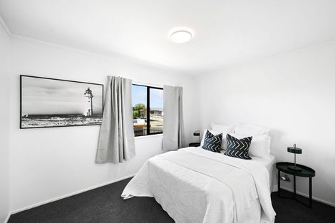 Photo of property in 12 Lloyd Drive, Nawton, Hamilton, 3200