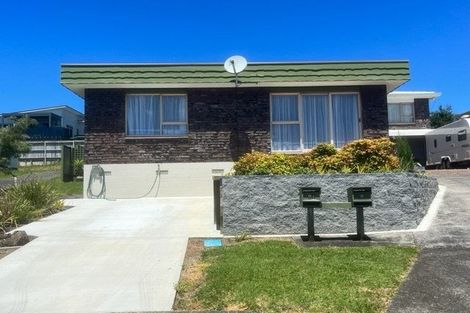 Photo of property in 9 Tromie Place, Highland Park, Auckland, 2010