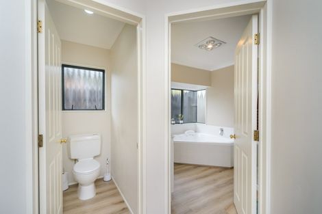 Photo of property in 135 Summerhill Drive, Fitzherbert, Palmerston North, 4410