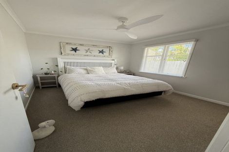 Photo of property in 15 Torkar Road, Clarks Beach, 2122