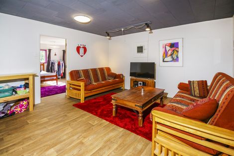 Photo of property in 20 Finlow Drive, Te Atatu South, Auckland, 0610