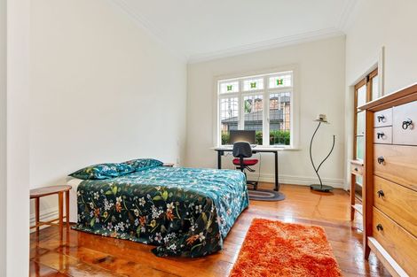 Photo of property in 21 Farquhar Road, Glendene, Auckland, 0602