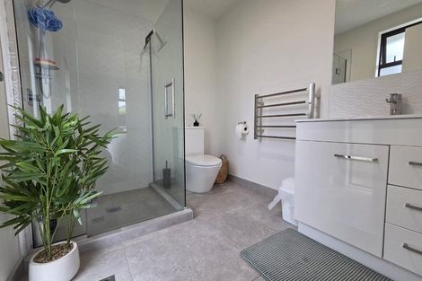 Photo of property in 167 Marine Parade, New Brighton, Christchurch, 8083