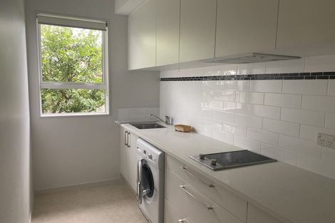 Photo of property in 34a Exmouth Road, Northcote, Auckland, 0627