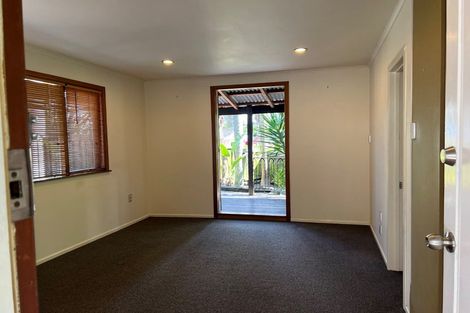 Photo of property in 14 Avonleigh Road, Green Bay, Auckland, 0604