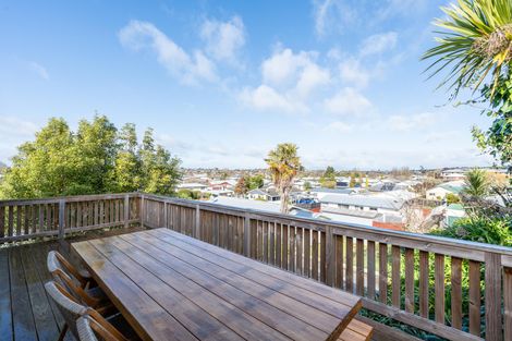 Photo of property in 28 Pringle Place, Nawton, Hamilton, 3200