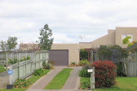 Photo of property in 90 Dalton Drive, Papamoa Beach, Papamoa, 3118