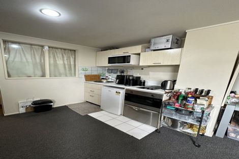Photo of property in 18 Cityview Place, Massey, Auckland, 0614