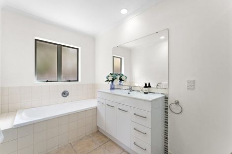 Photo of property in 29 Caversham Drive, Torbay, Auckland, 0630