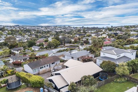Photo of property in 2/108 Awaruku Road, Torbay, Auckland, 0630