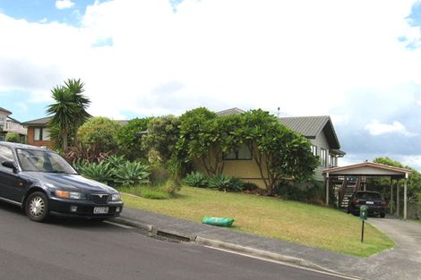Photo of property in 9 Van Dyke Place, West Harbour, Auckland, 0618