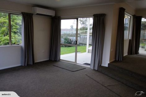 Photo of property in 21 Redfern Lane, Glenfield, Auckland, 0629