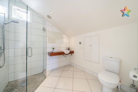 Photo of property in 377 Muritai Road, Eastbourne, Lower Hutt, 5013