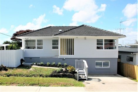 Photo of property in 5 Braebank Lane, Te Atatu South, Auckland, 0610