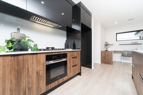 Photo of property in 44 Vaucluse Heights, Fitzherbert, Palmerston North, 4410