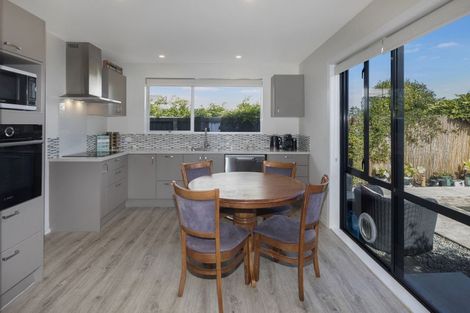 Photo of property in 1/290 Avonhead Road, Avonhead, Christchurch, 8042