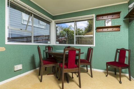 Photo of property in 4 Chislehurst Street, Henderson, Auckland, 0612