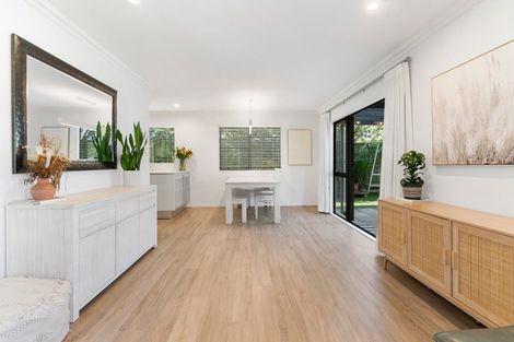 Photo of property in 2/34 Selwyn Crescent, Forrest Hill, Auckland, 0620