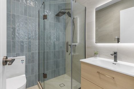 Photo of property in 6/30 Kiteroa Terrace, Rothesay Bay, Auckland, 0630