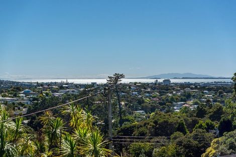 Photo of property in 24 Speedy Crescent, Hillcrest, Auckland, 0627