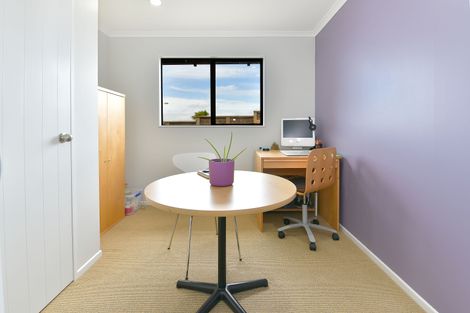 Photo of property in 15 Dorchester Place, Orewa, 0931