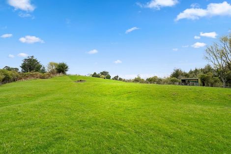 Photo of property in 111 Clifford Road, Eltham, 4322