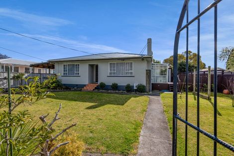 Photo of property in 40 Queens Road, Glen Avon, New Plymouth, 4312