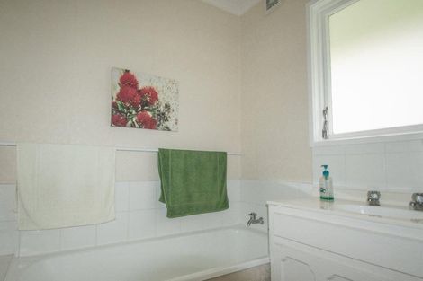 Photo of property in 6 Spicer Place, Tawa, Wellington, 5028