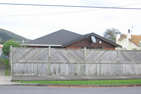 Photo of property in 2/50 Porutu Street, Fairfield, Lower Hutt, 5011