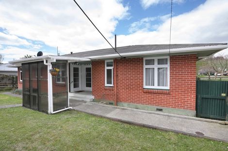 Photo of property in 38 Milne Street, Hunterville, 4730