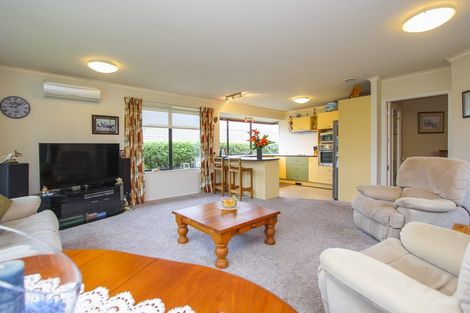 Photo of property in 26 Brittany Drive, Henderson, Auckland, 0612