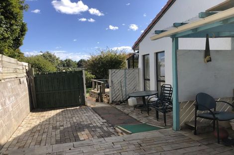 Photo of property in 2/6 Fortunes Road, Half Moon Bay, Auckland, 2012