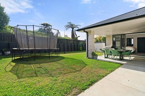 Photo of property in 10 Peter Burke Way, Pyes Pa, Tauranga, 3112