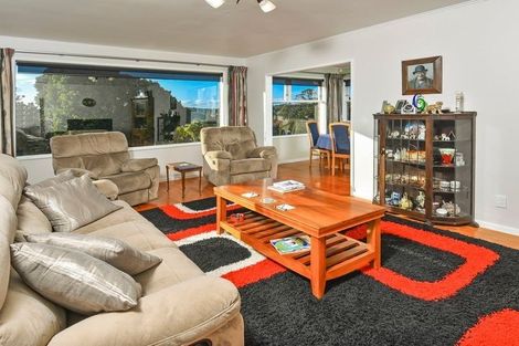 Photo of property in 5 Aplin Place, Birkdale, Auckland, 0626