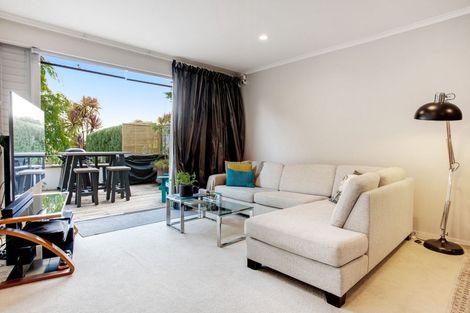 Photo of property in 16 Willow Camp Road, Takanini, 2112