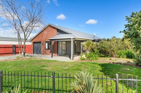 Photo of property in 20 Colonial Place, Kelvin Grove, Palmerston North, 4414