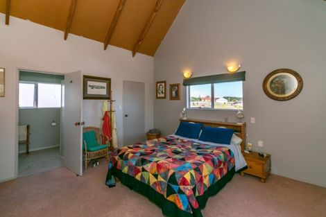 Photo of property in 6 Taonui Street, Waitarere Beach, Levin, 5510