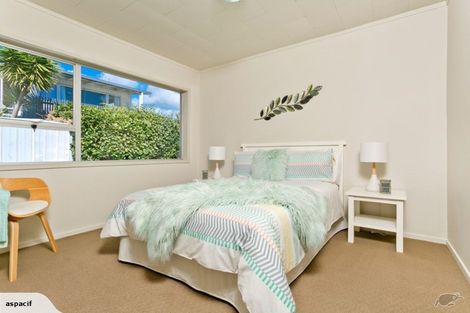 Photo of property in 1/15 Omana Road, Milford, Auckland, 0620