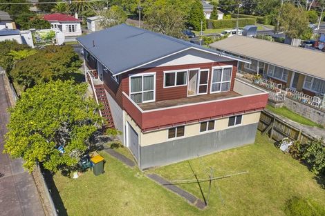 Photo of property in 104 Te Atatu Road, Te Atatu South, Auckland, 0610