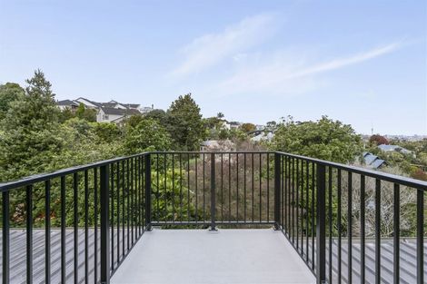 Photo of property in 2/20a Rawene Road, Birkenhead, Auckland, 0626