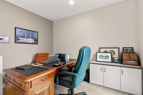 Photo of property in 98 Oxford Street, Martinborough, 5711